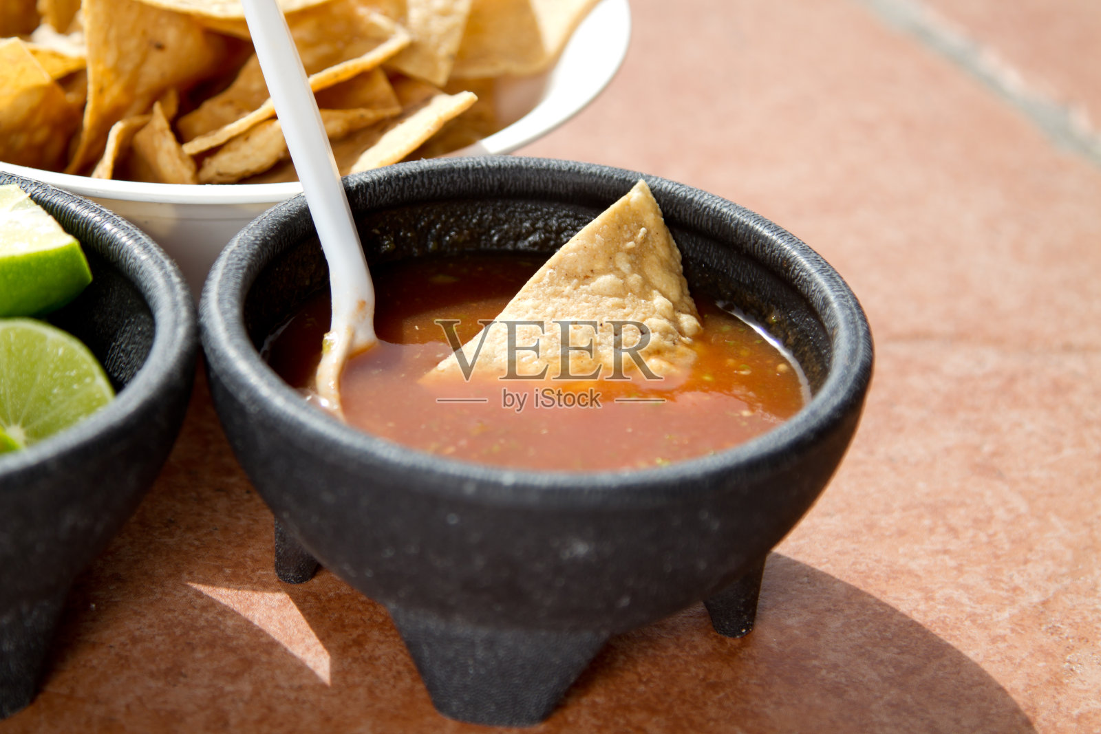 芯片和萨尔萨舞照片摄影图片