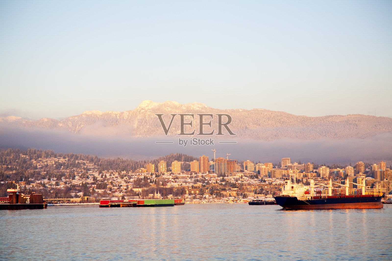 日落时分的北温哥华照片摄影图片