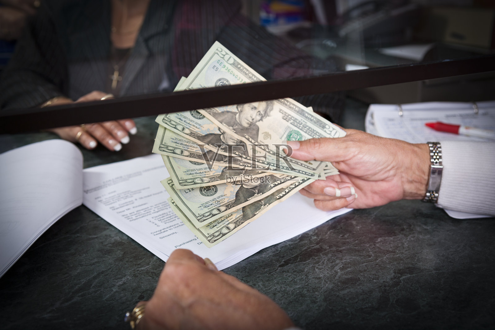 为支付账单照片摄影图片