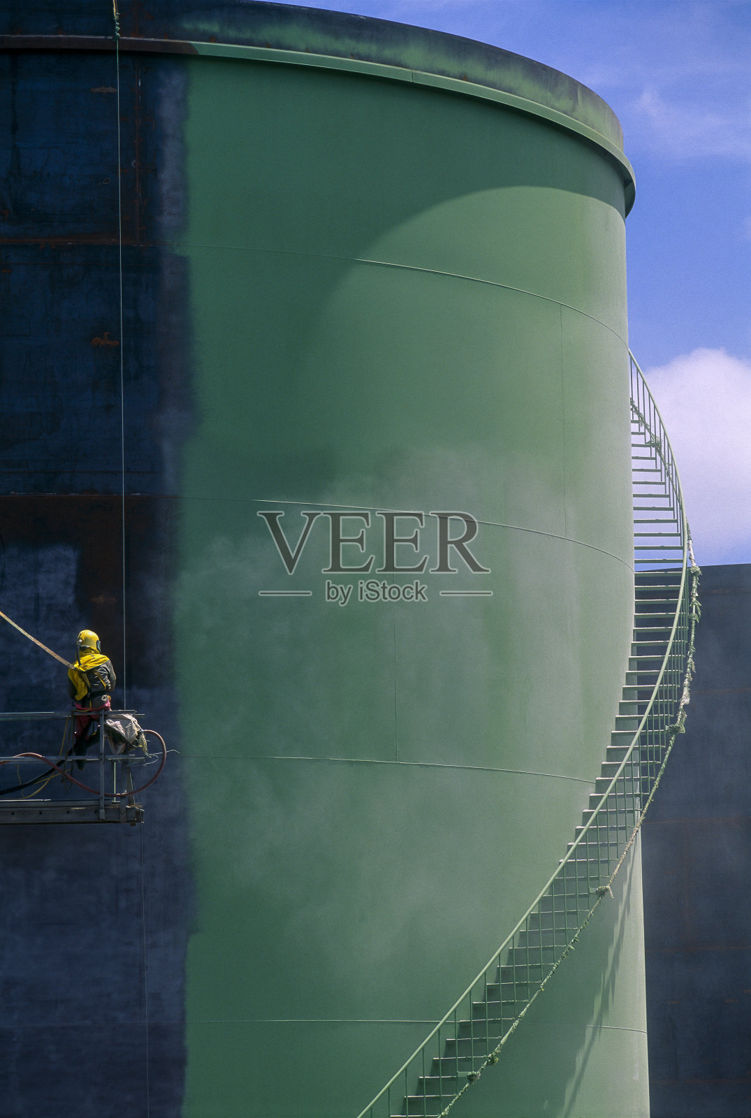 一个在石油工业中处于高位的人照片摄影图片