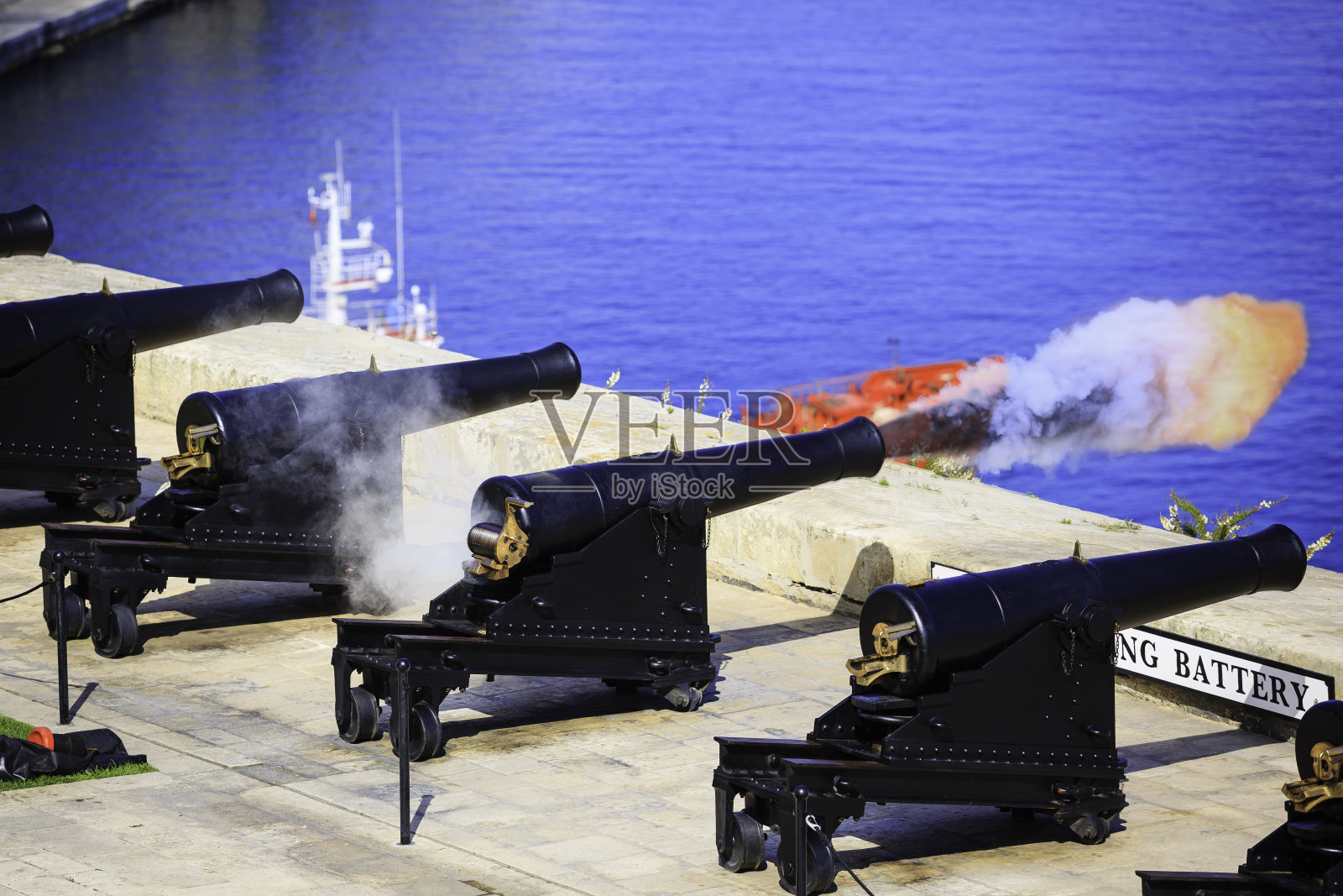 行礼的电池照片摄影图片