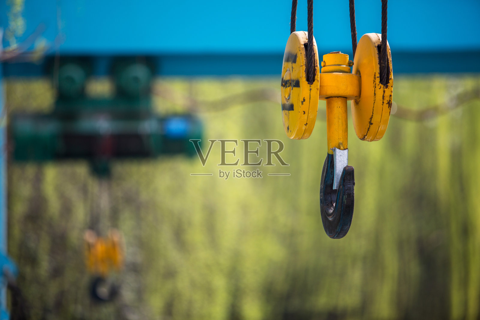 吊钩的起重机照片摄影图片