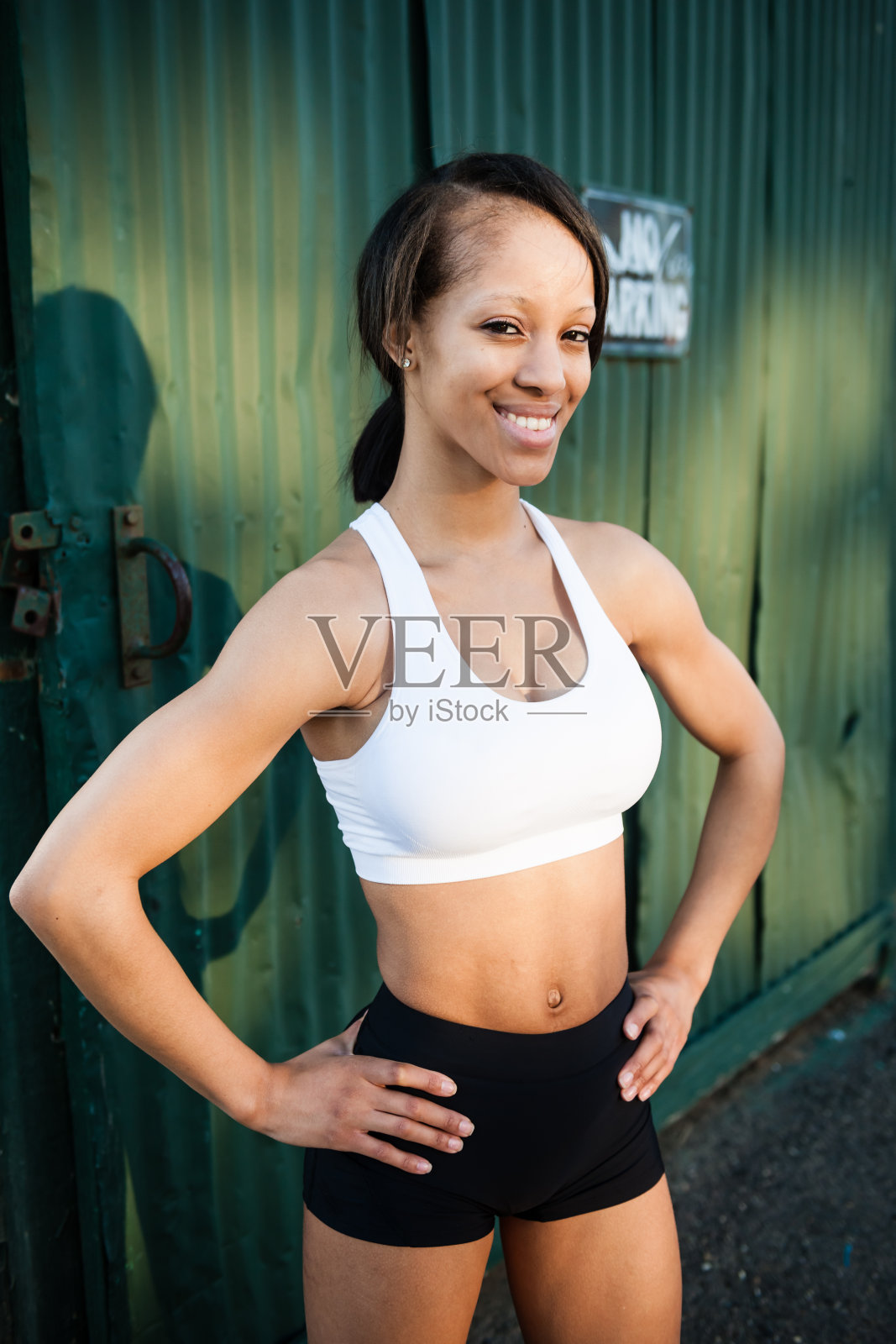 艰难的跑步者照片摄影图片