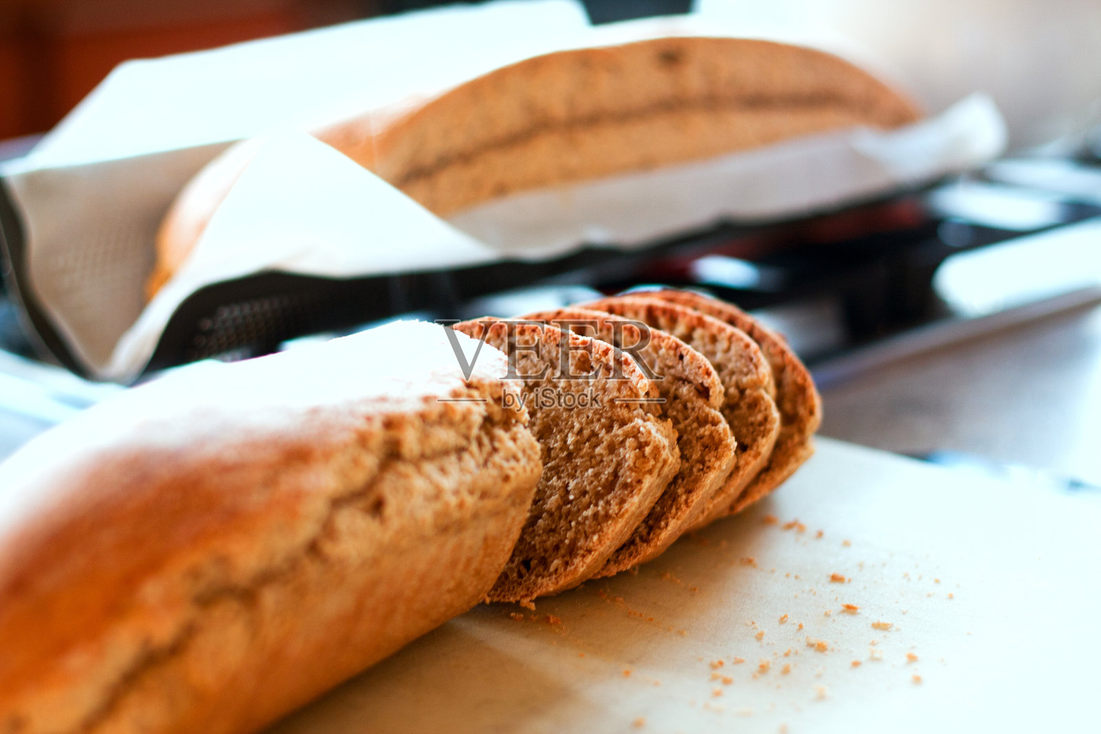 全麦发酵法国面包照片摄影图片