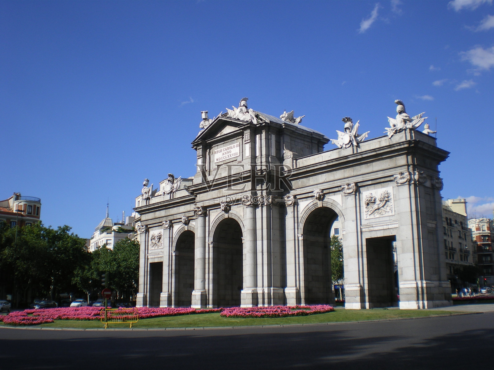 马德里18世纪阿尔卡拉门照片摄影图片