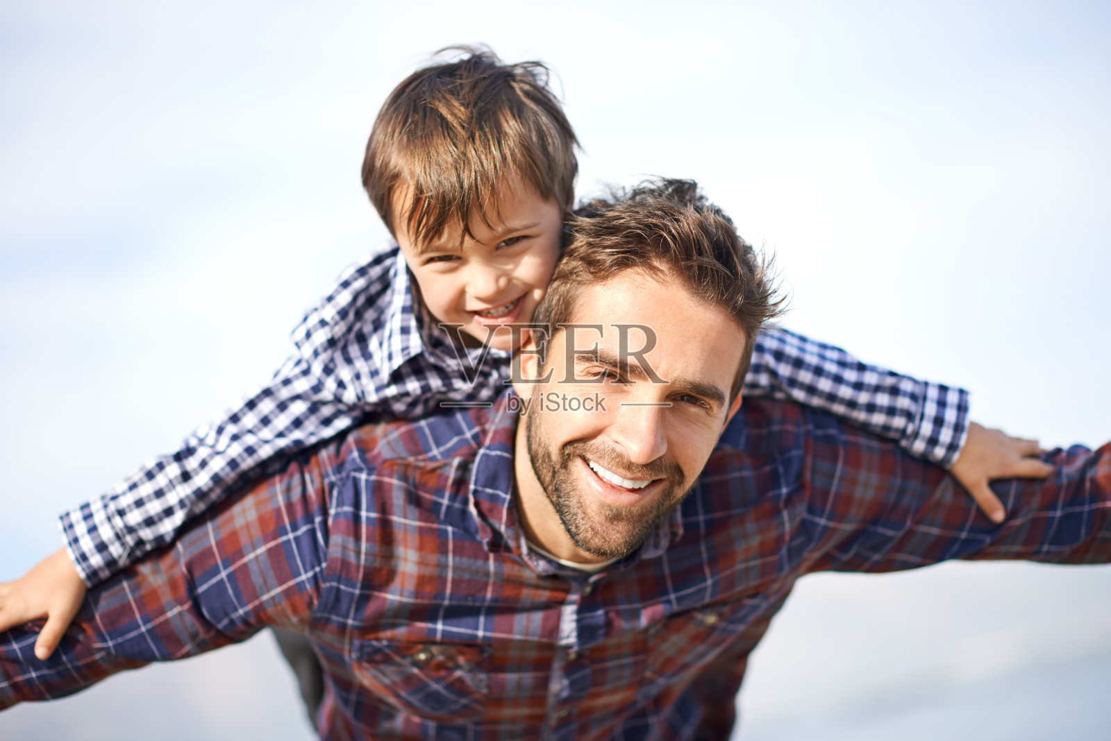 我会一直陪着他照片摄影图片