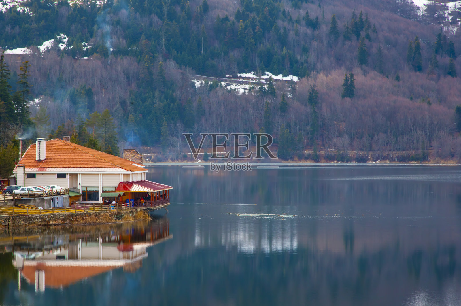 Abant湖的房子照片摄影图片