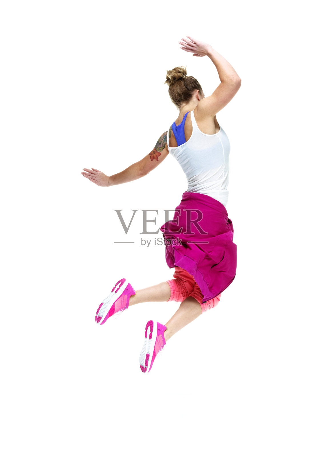 女运动员跳跃的后视图照片摄影图片