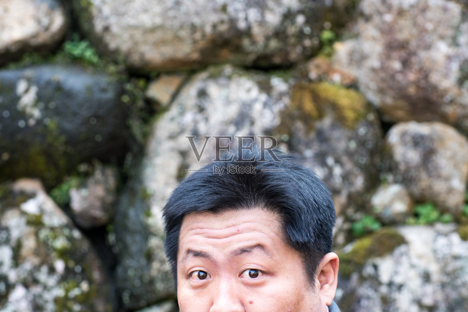 日本人的眼睛窥视着框架照片摄影图片