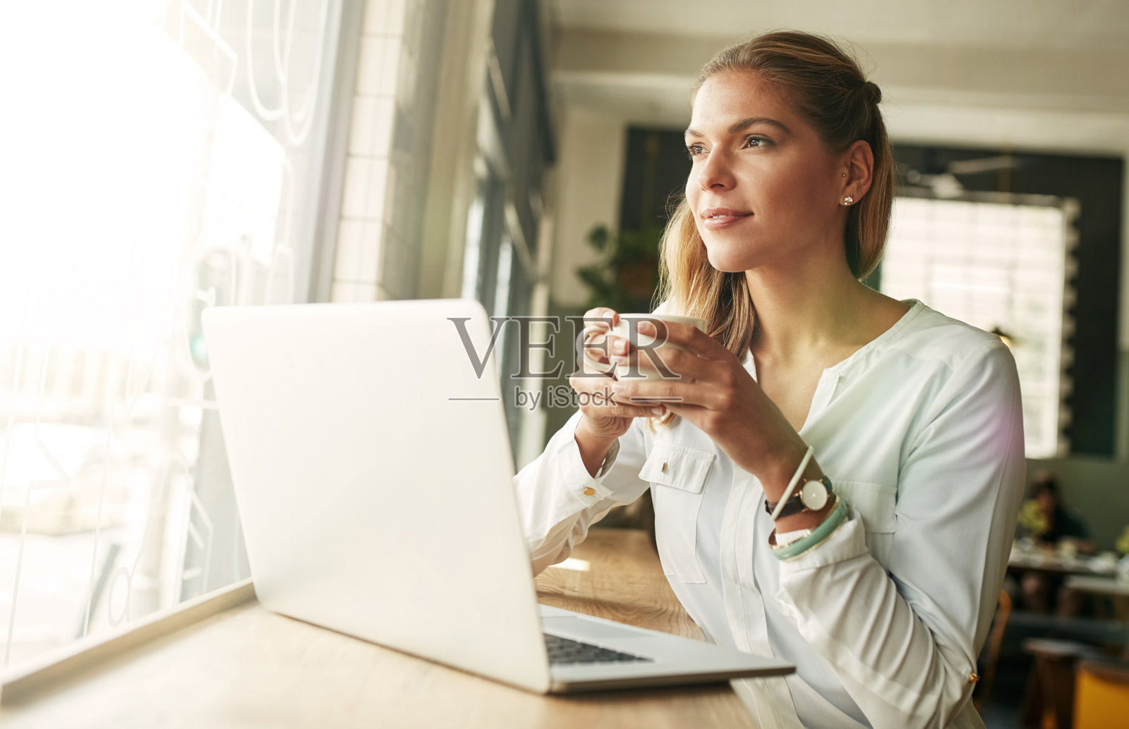 美好的一天从一杯好咖啡开始照片摄影图片