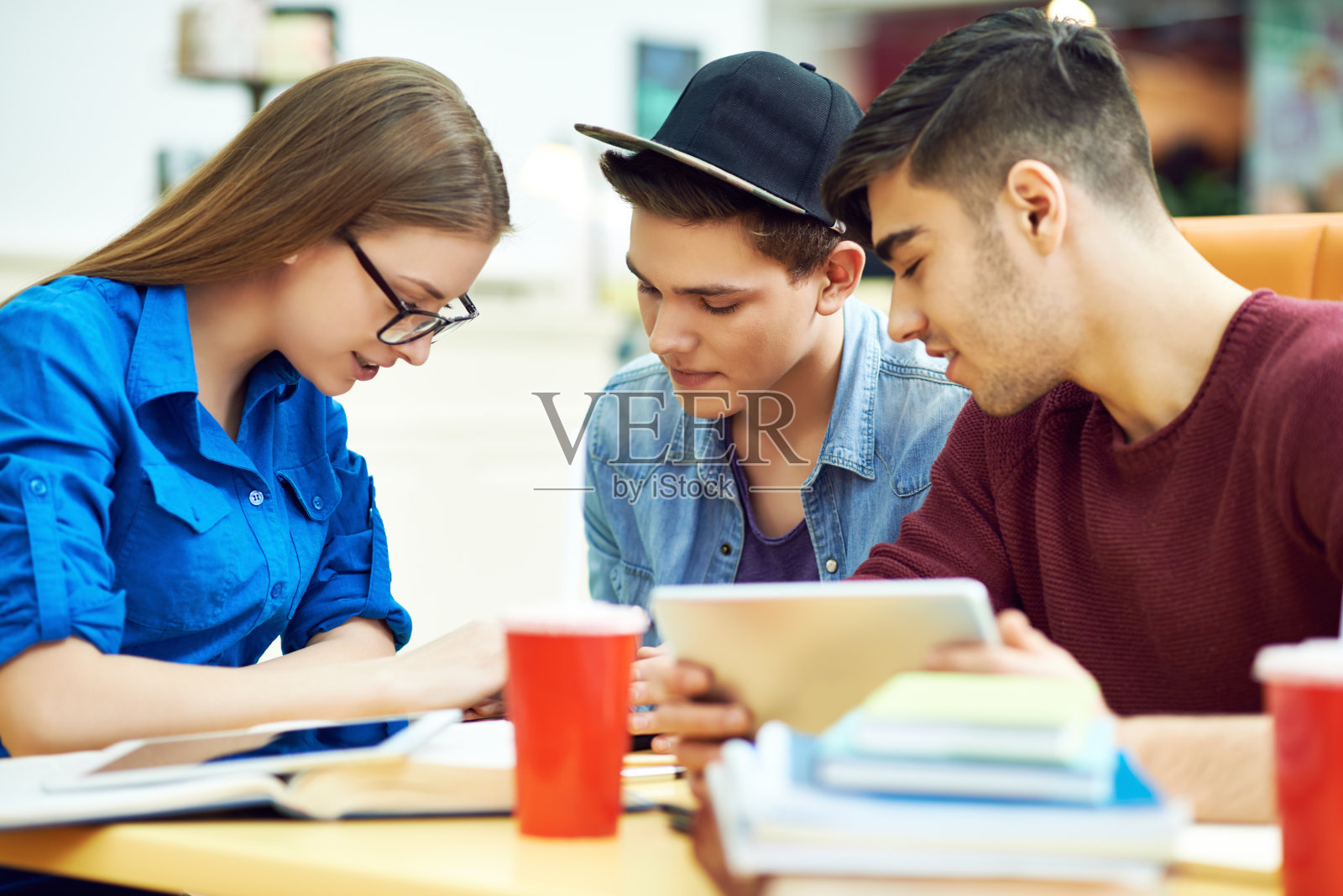 研究小组照片摄影图片