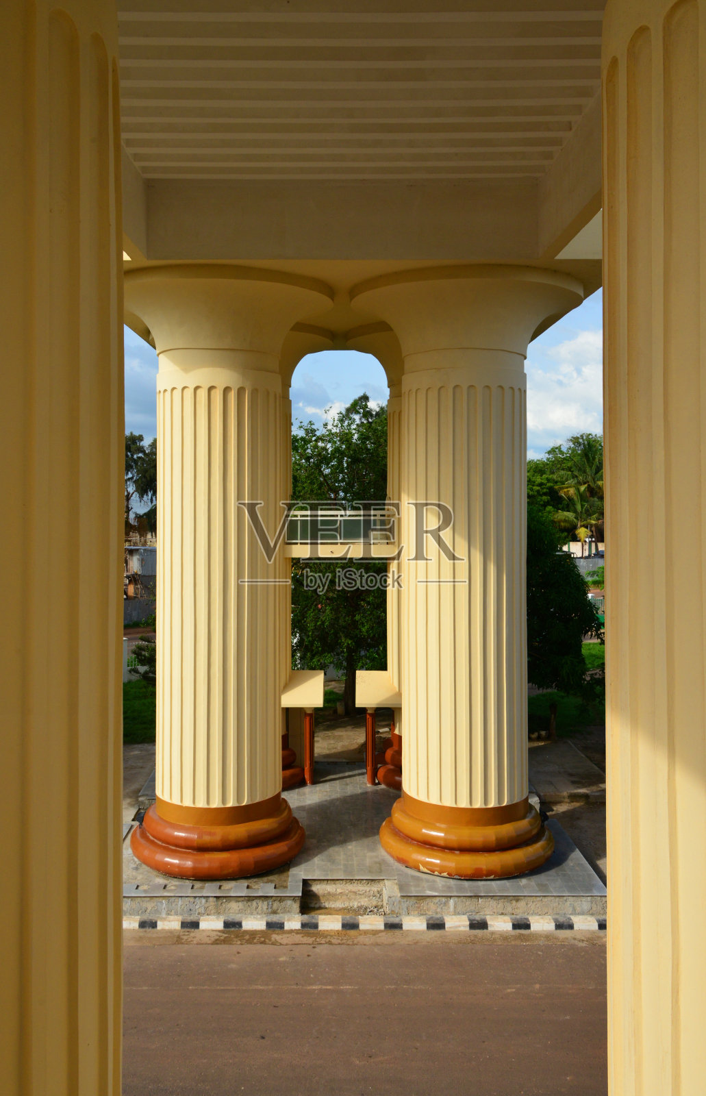 冈比亚班珠尔独立大道22号拱门照片摄影图片