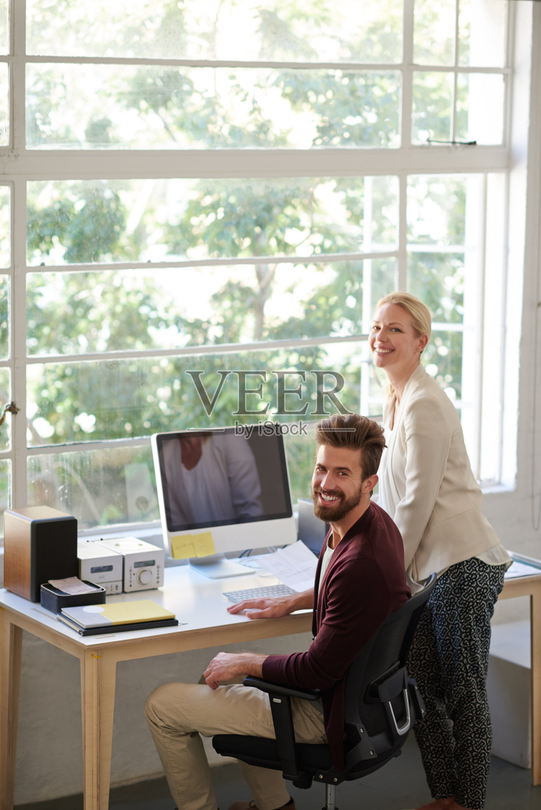 为一个积极的团队找到合适的空间照片摄影图片