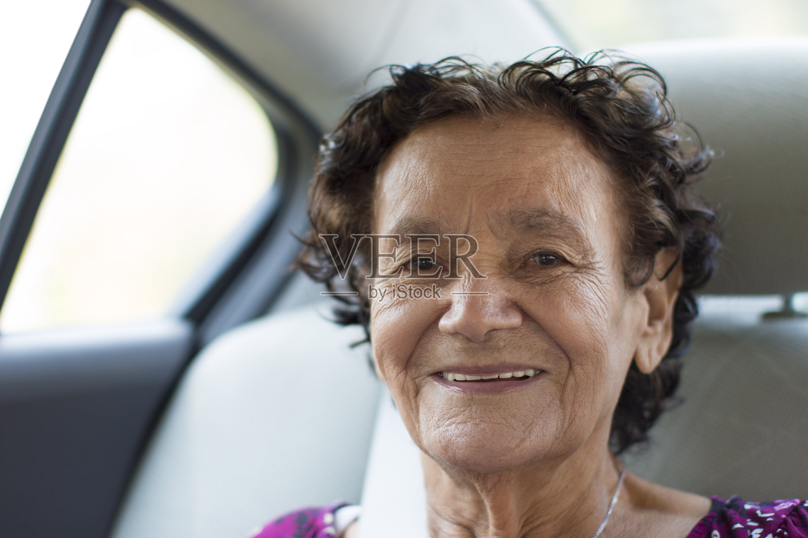 祖母微笑照片摄影图片