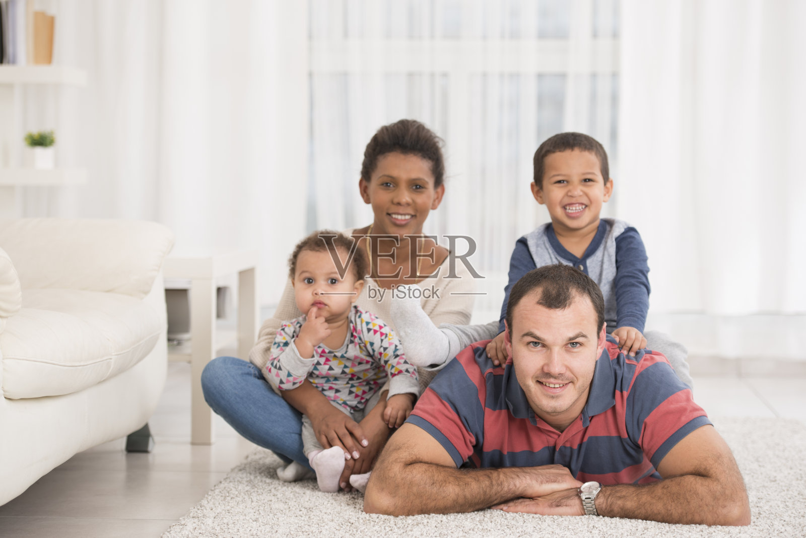 家庭时间。照片摄影图片