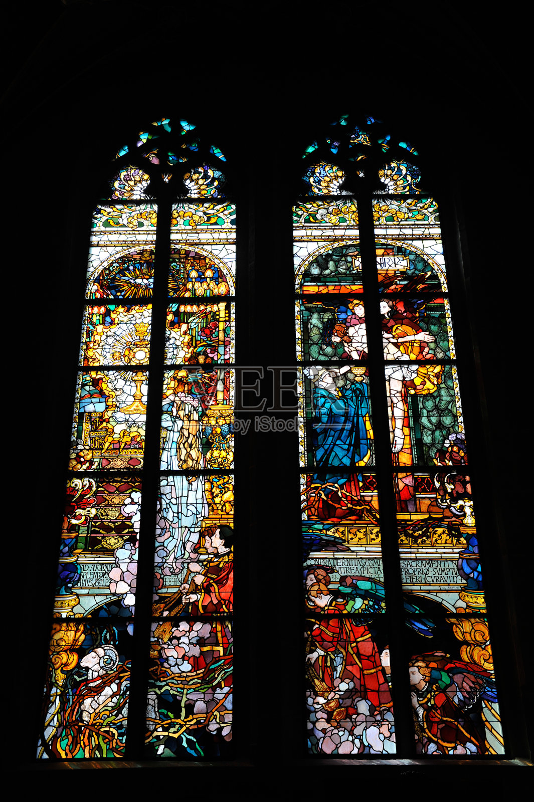 弗里堡的圣尼古拉斯大教堂照片摄影图片