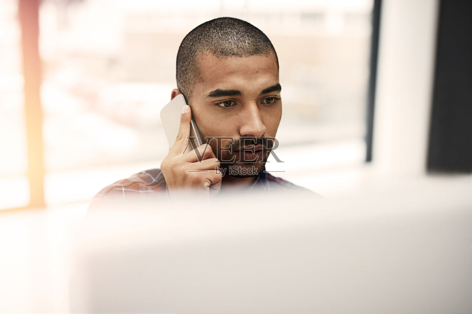 专注于履行他的承诺照片摄影图片