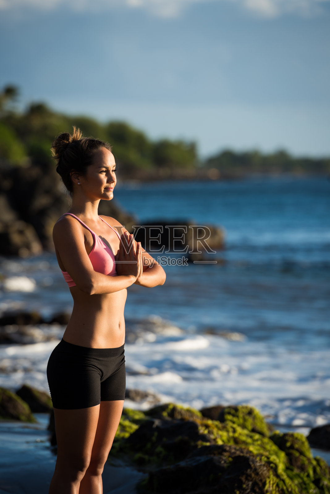 海滨瑜伽照片摄影图片