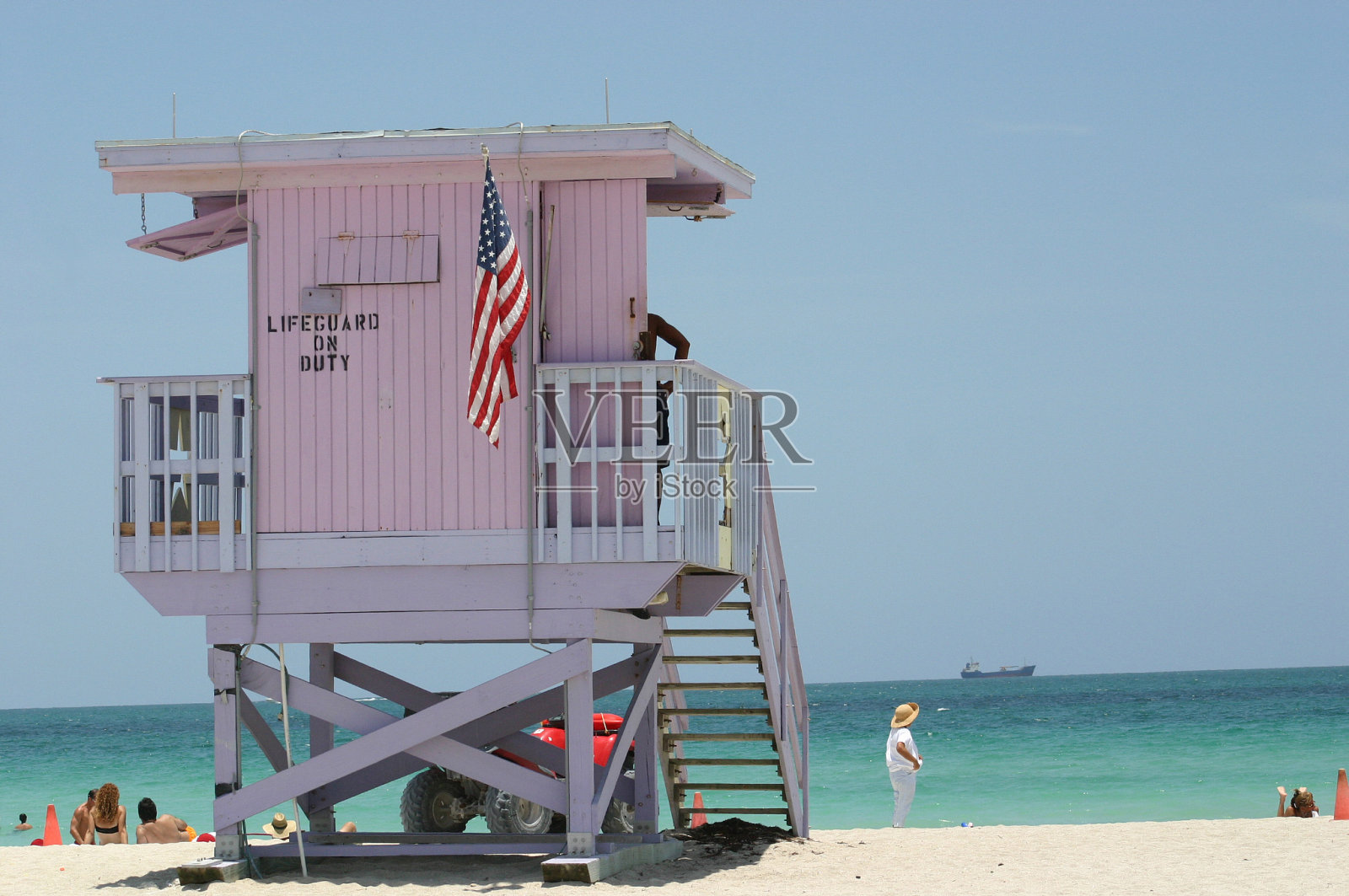 救生员值班照片摄影图片