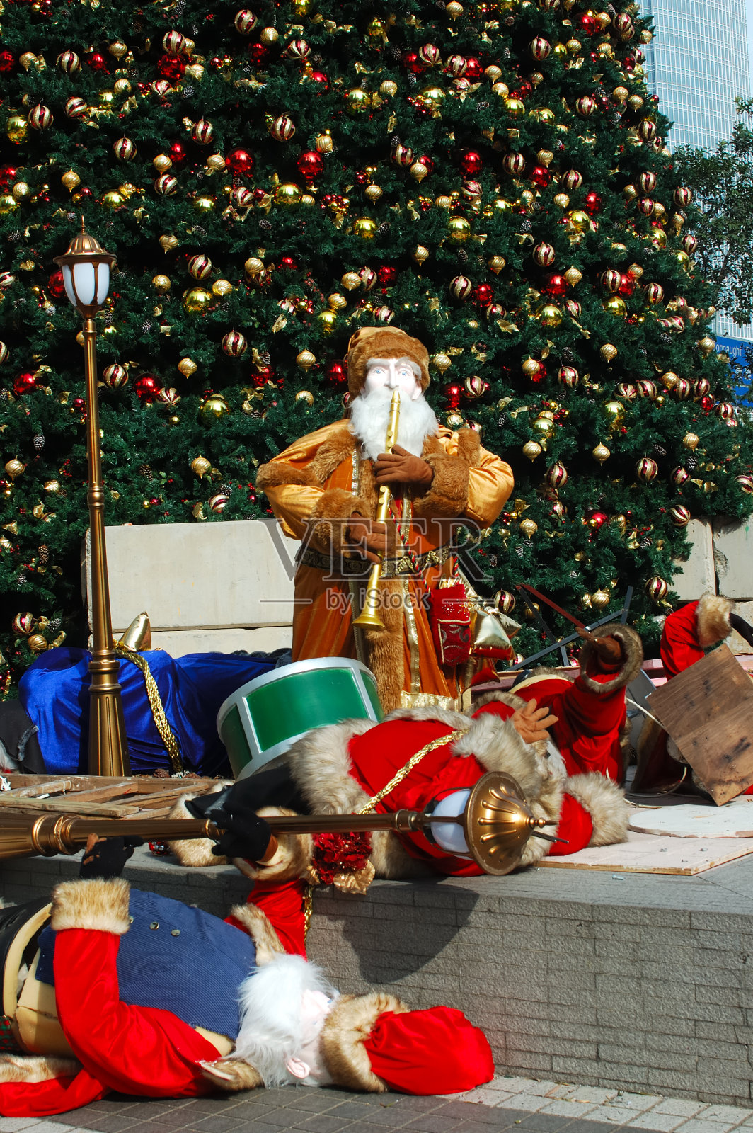 过度的圣诞派对照片摄影图片