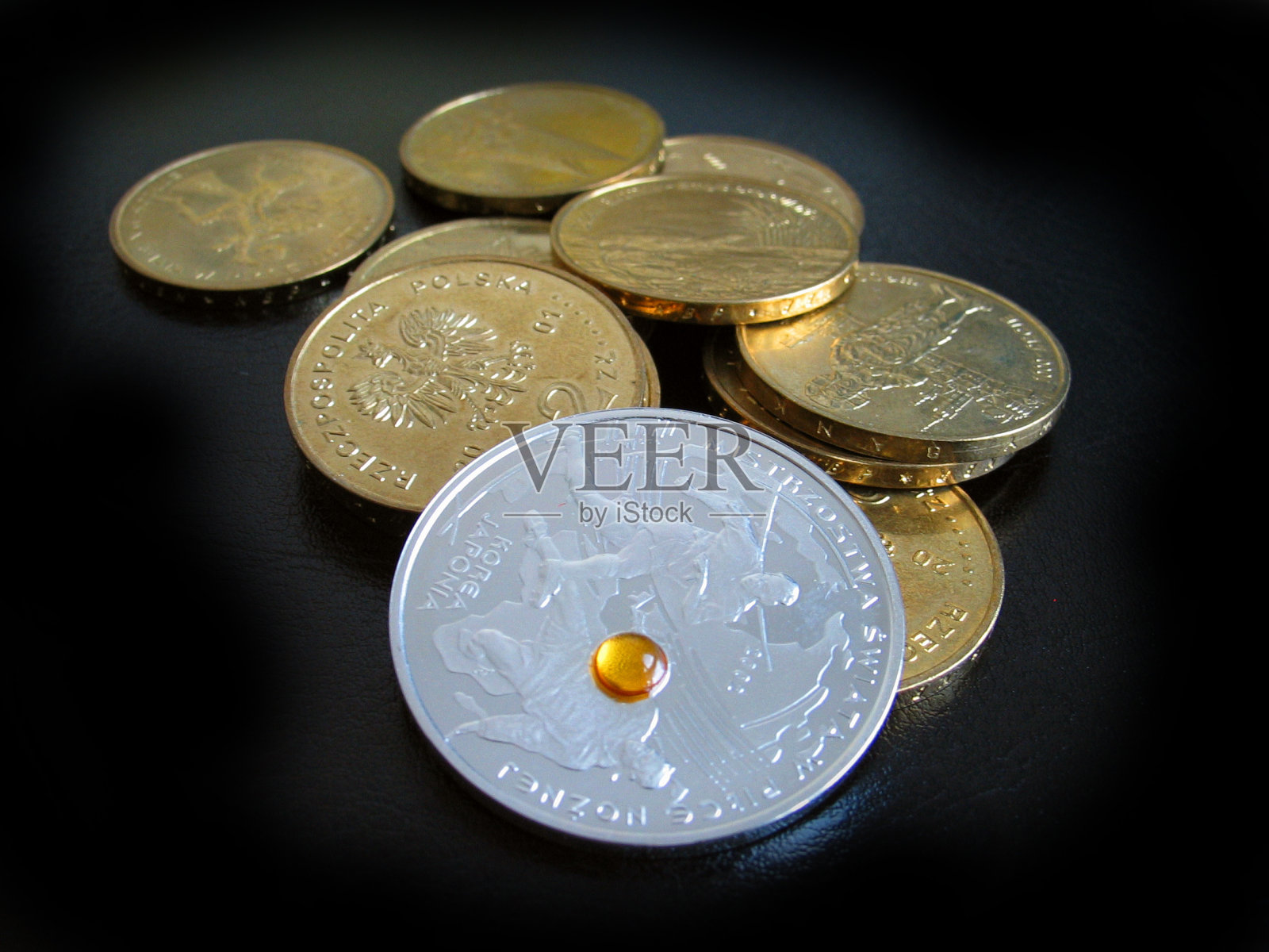 金银纪念币照片摄影图片