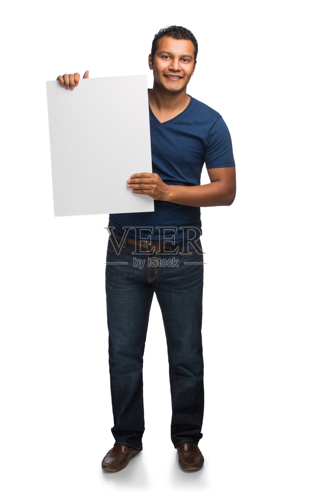 举着牌子的拉丁男子照片摄影图片
