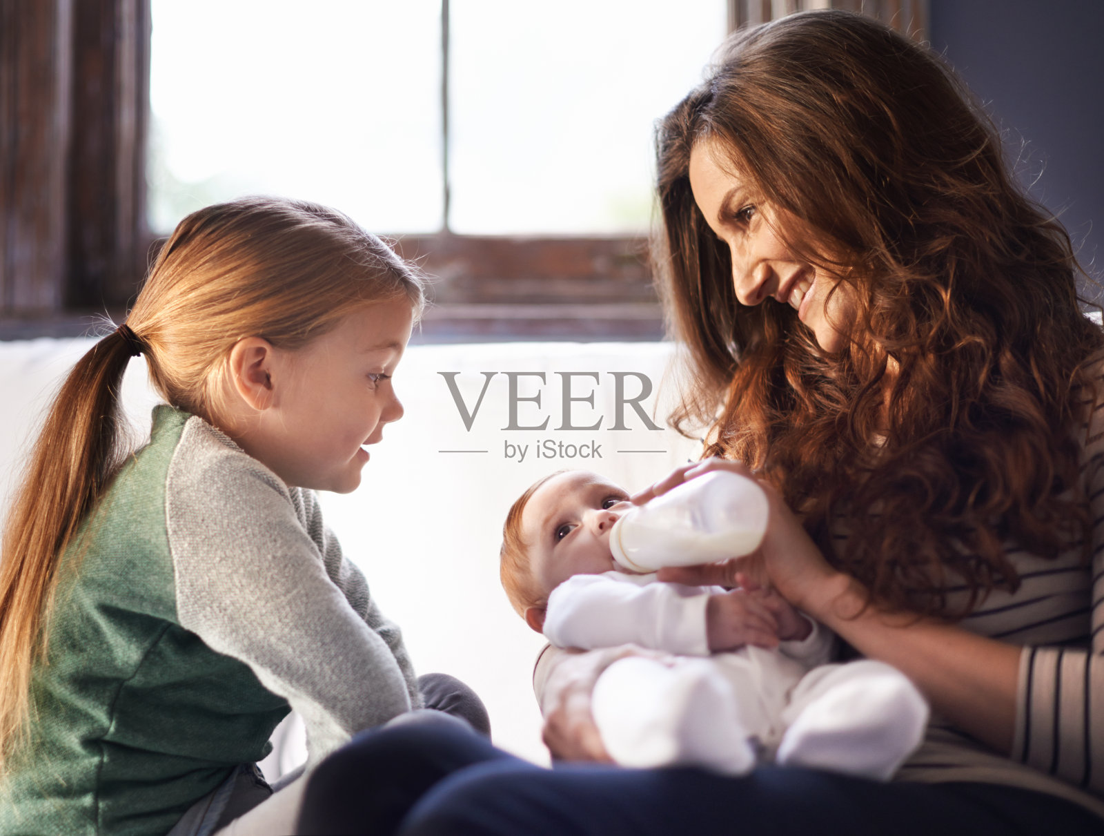 没有什么爱能比得上母亲的爱照片摄影图片