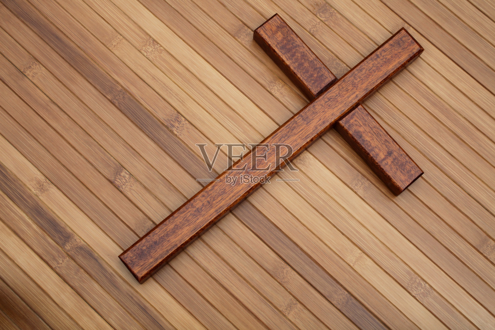 木十字与背景照片摄影图片