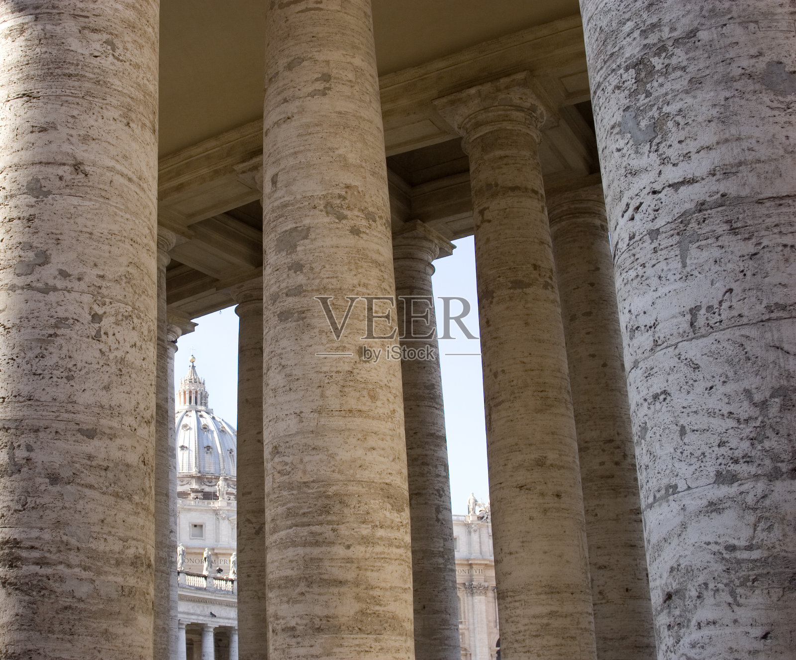 柱廊，圣彼得广场，梵蒂冈照片摄影图片