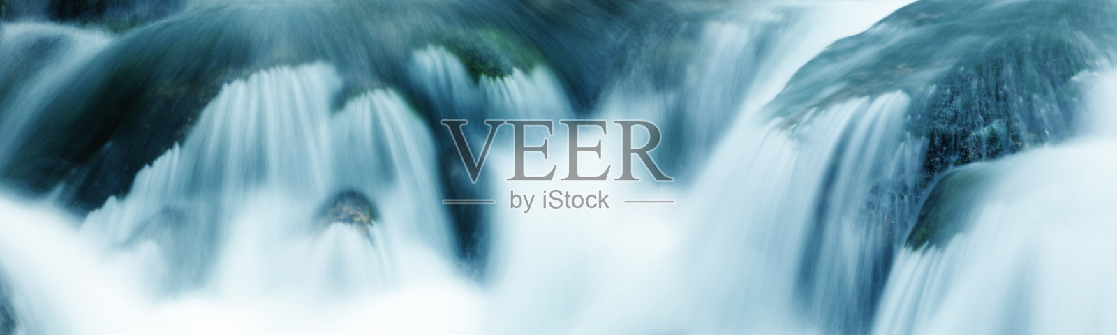 干净的水照片摄影图片