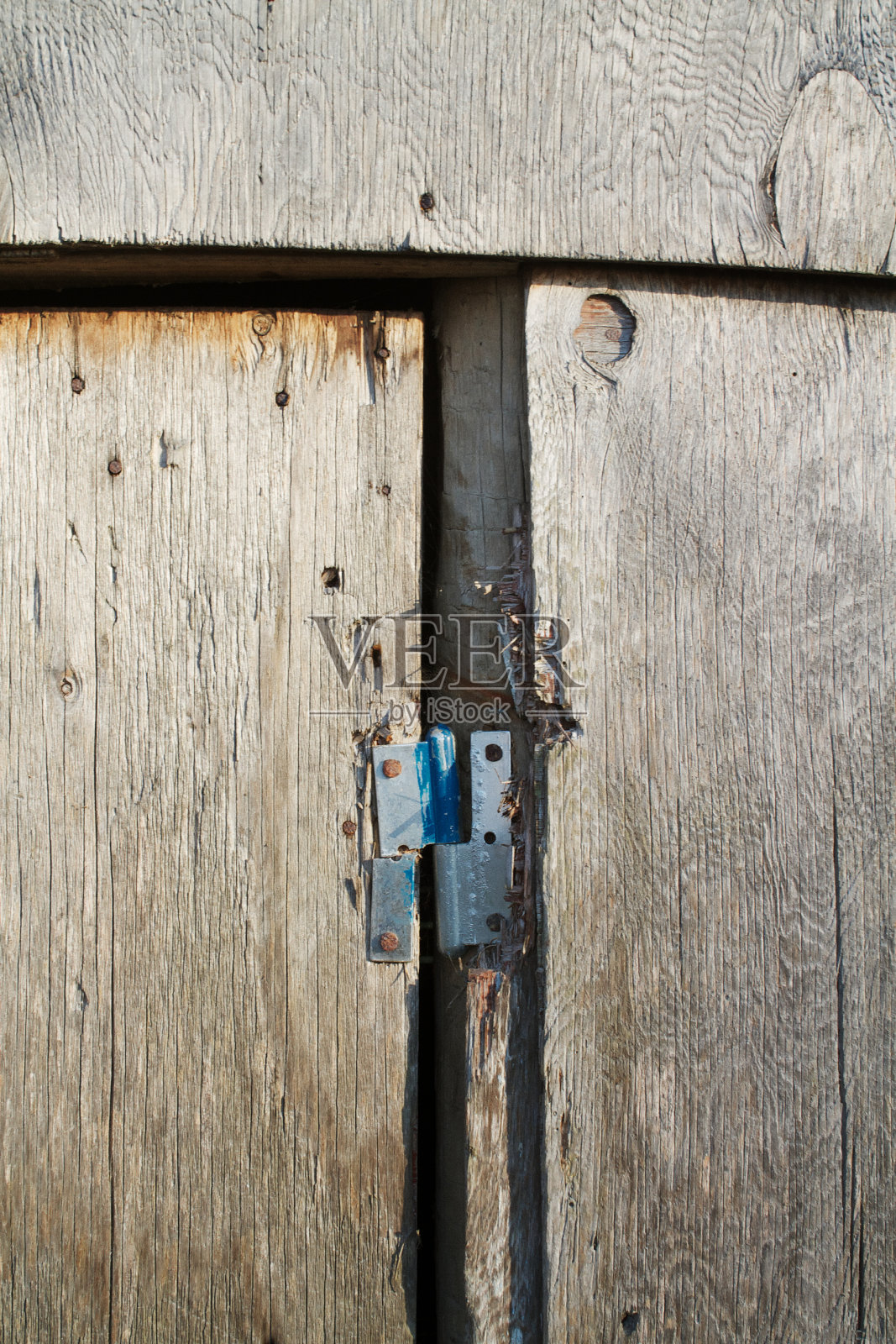 旧木门和铰链照片摄影图片