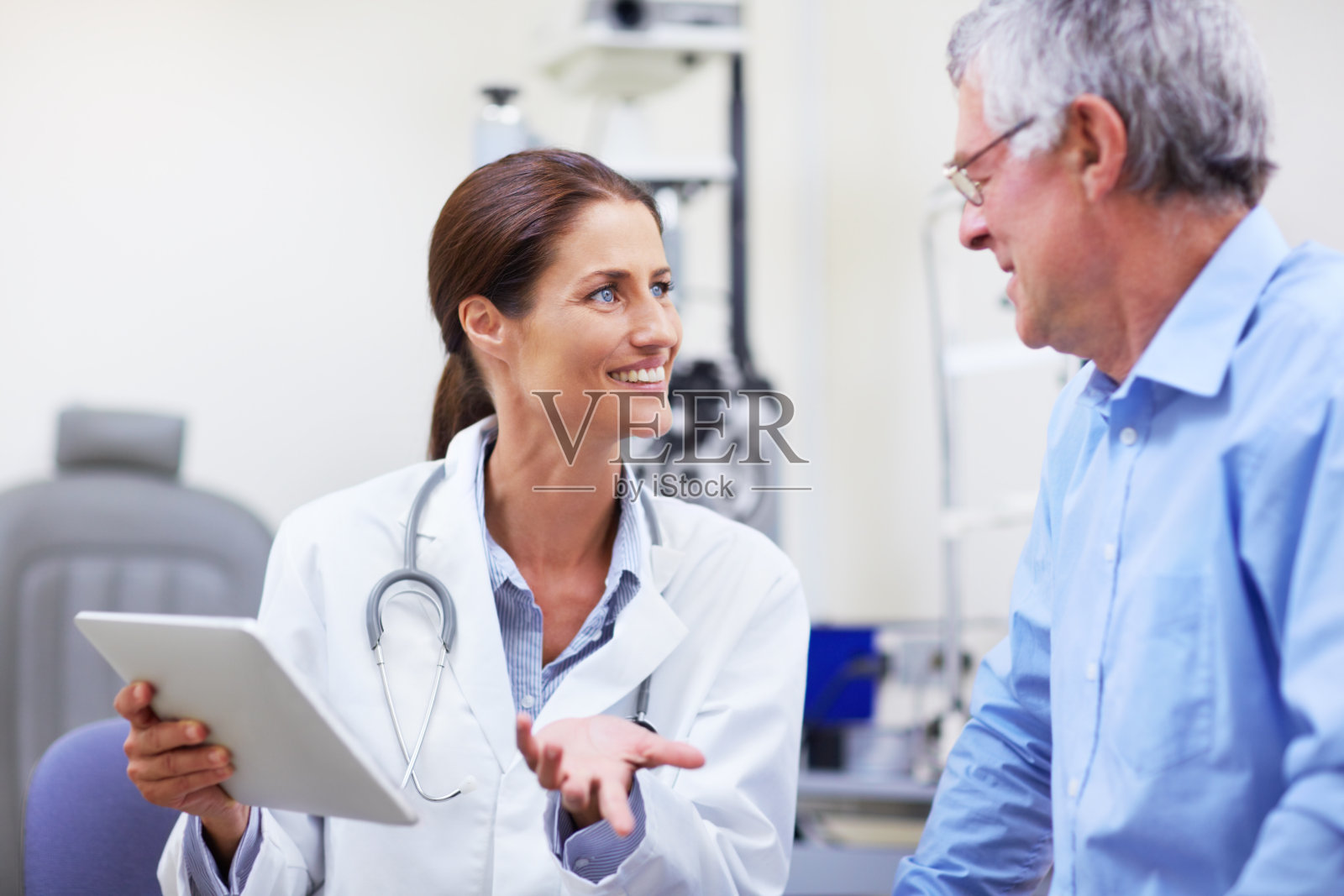 利用科技更好地解释病情照片摄影图片