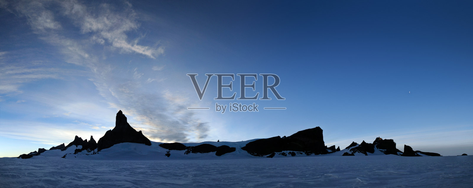 南极乌尔维坦纳峰-全景照片摄影图片