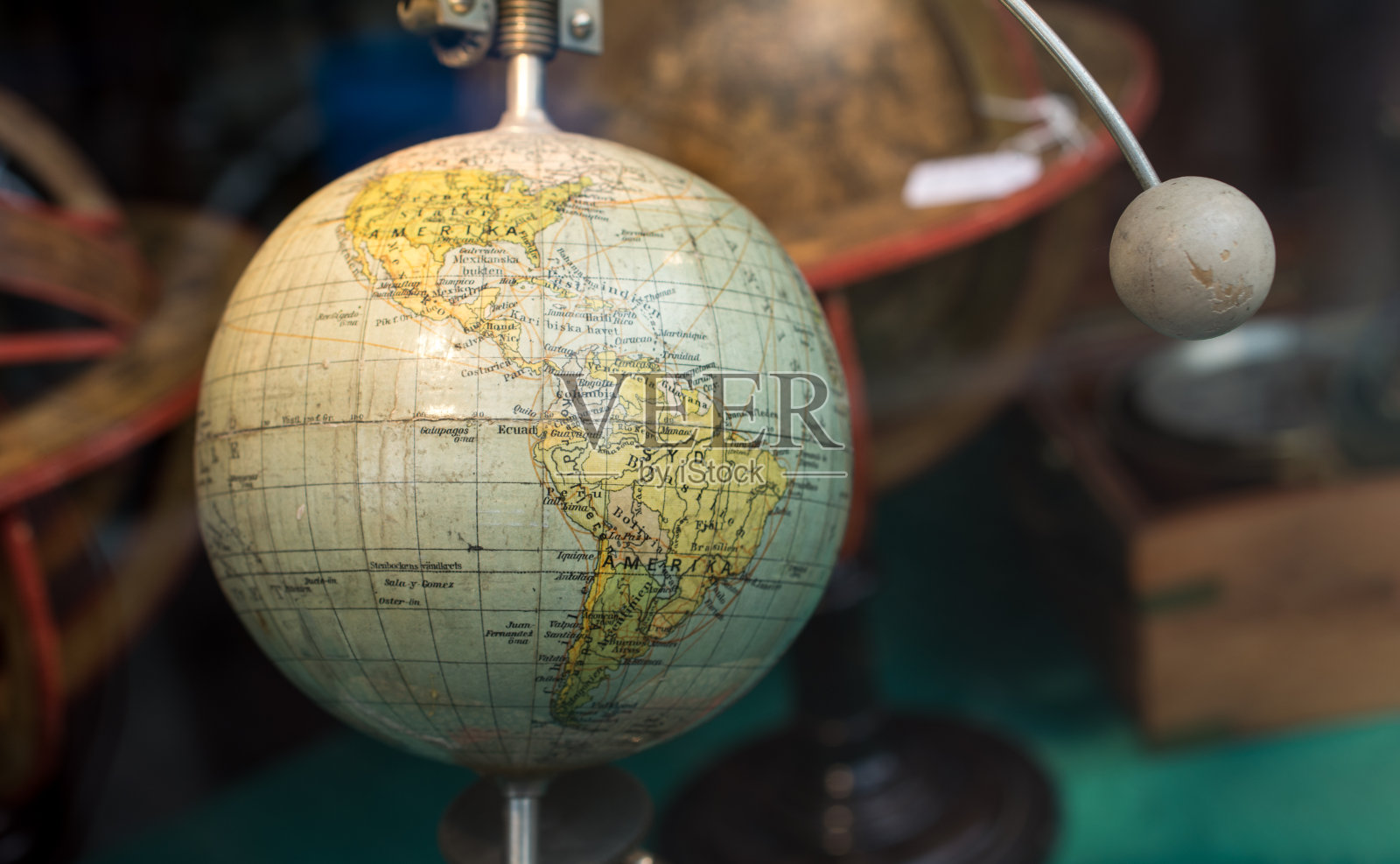 古董月亮球照片摄影图片