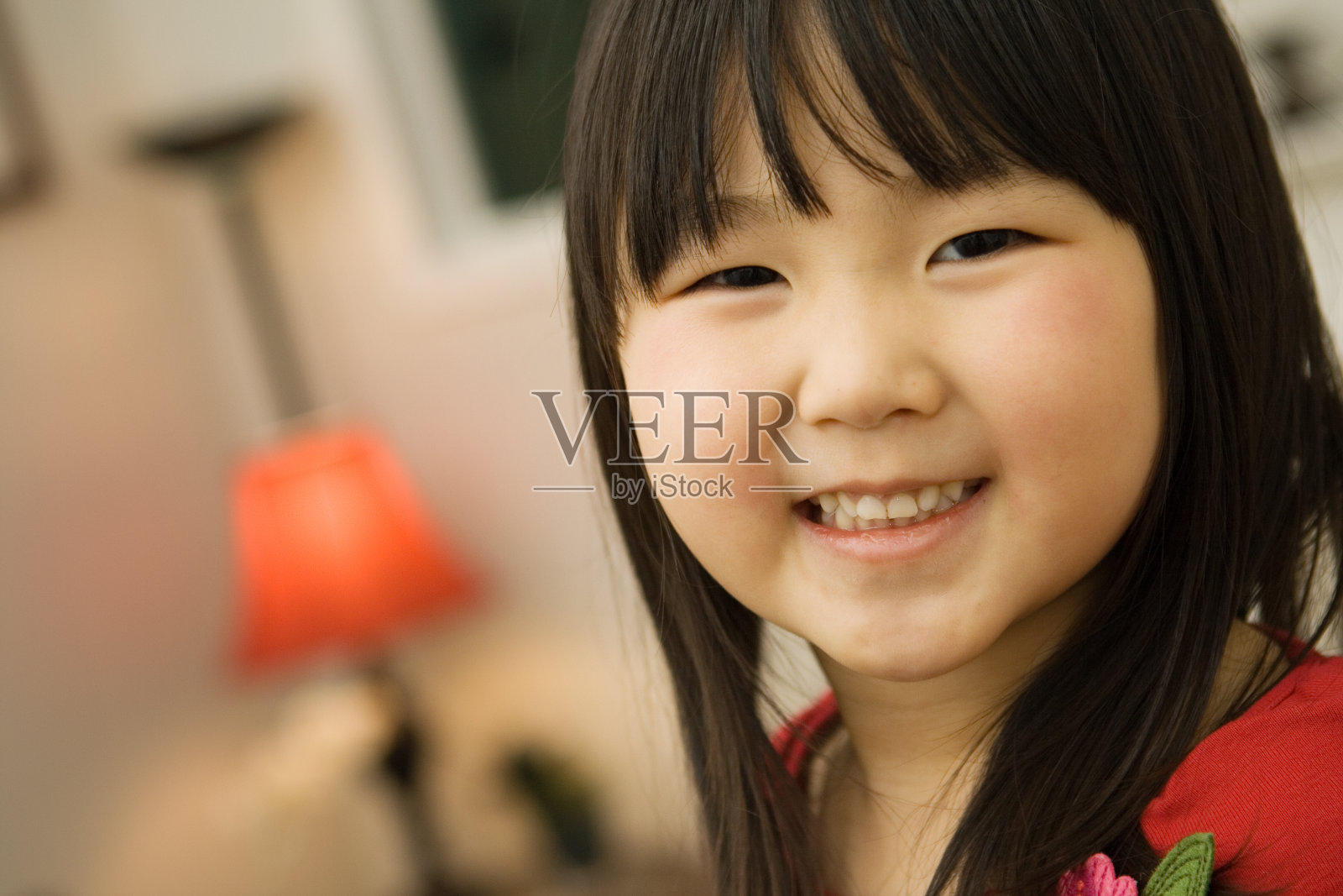 亚洲女孩微笑照片摄影图片
