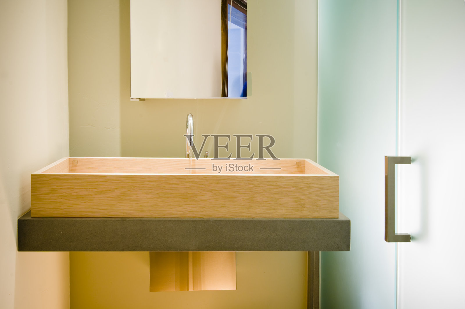 现代亚洲fusan浴室水槽由竹子制成照片摄影图片