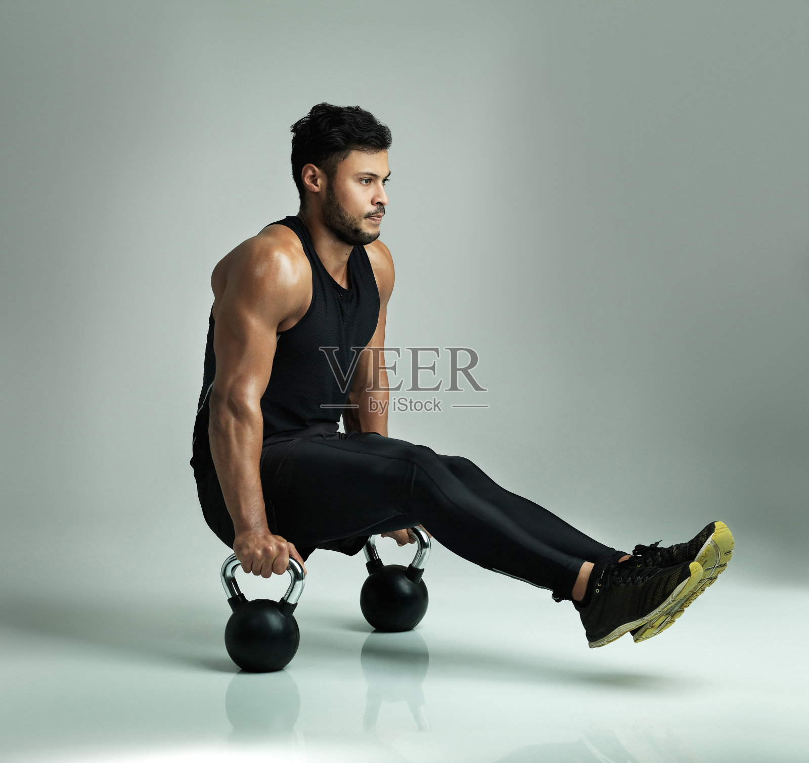 他身体的每一部分都在工作照片摄影图片