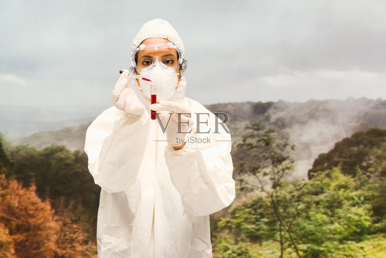 科学家采集血液样本照片摄影图片