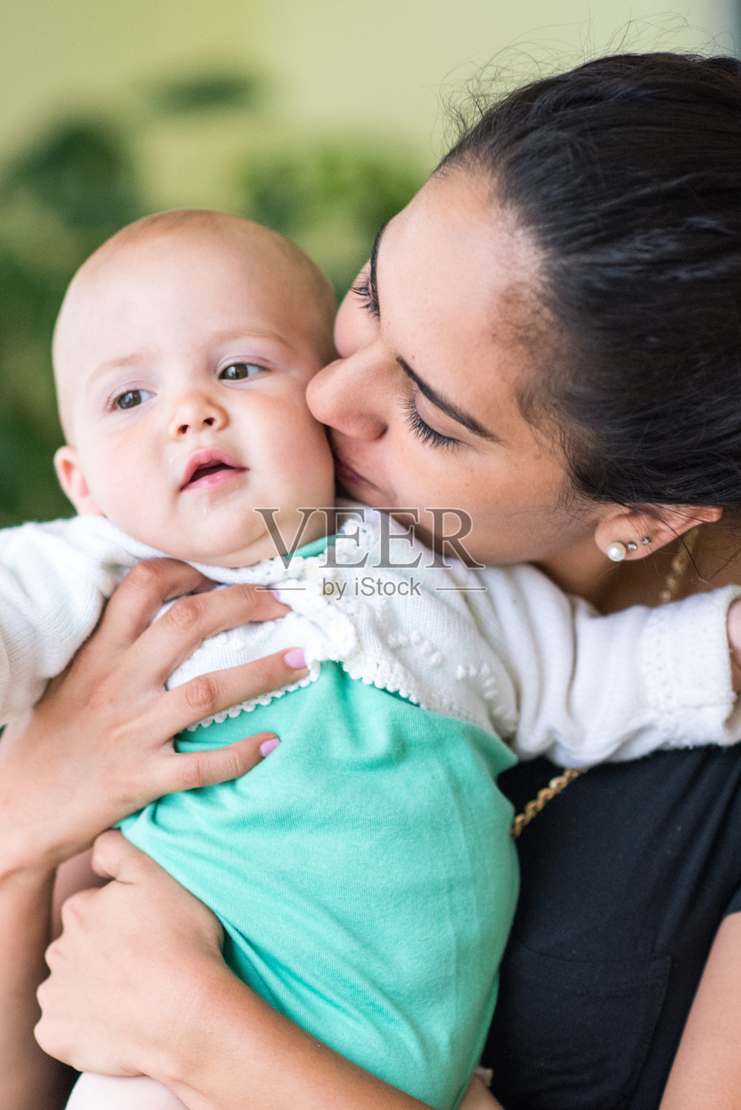 母亲和婴儿照片摄影图片