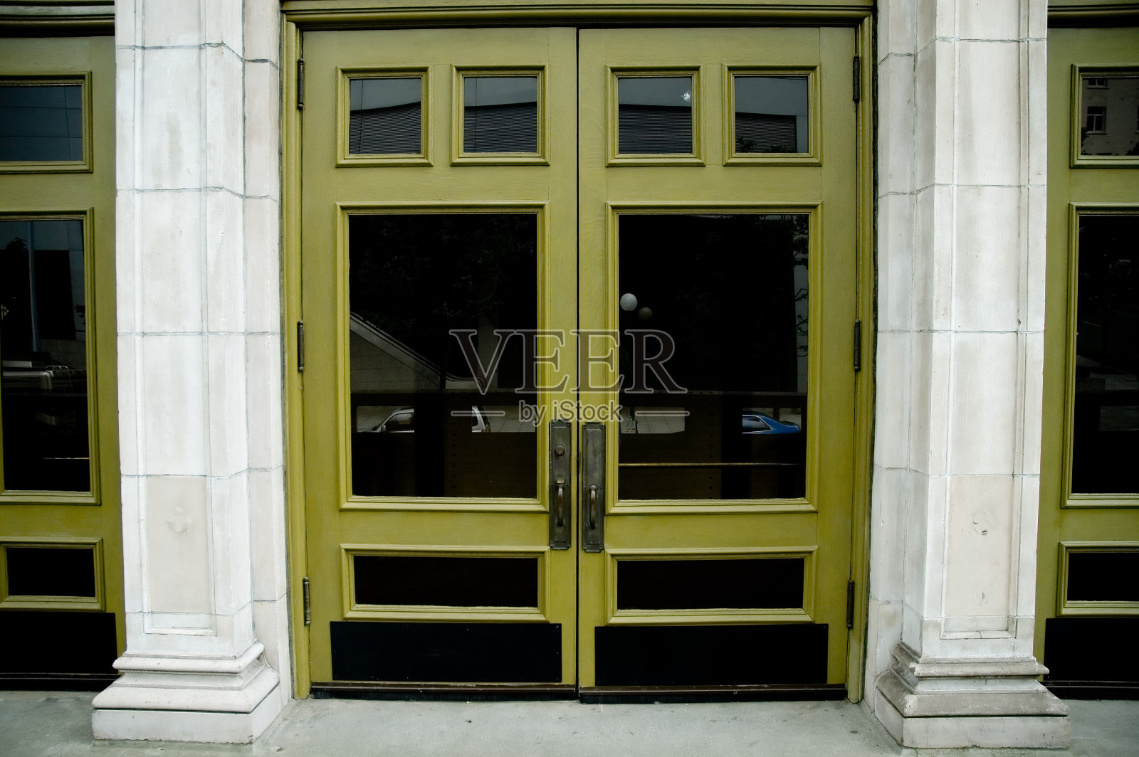 建筑-教堂门照片摄影图片