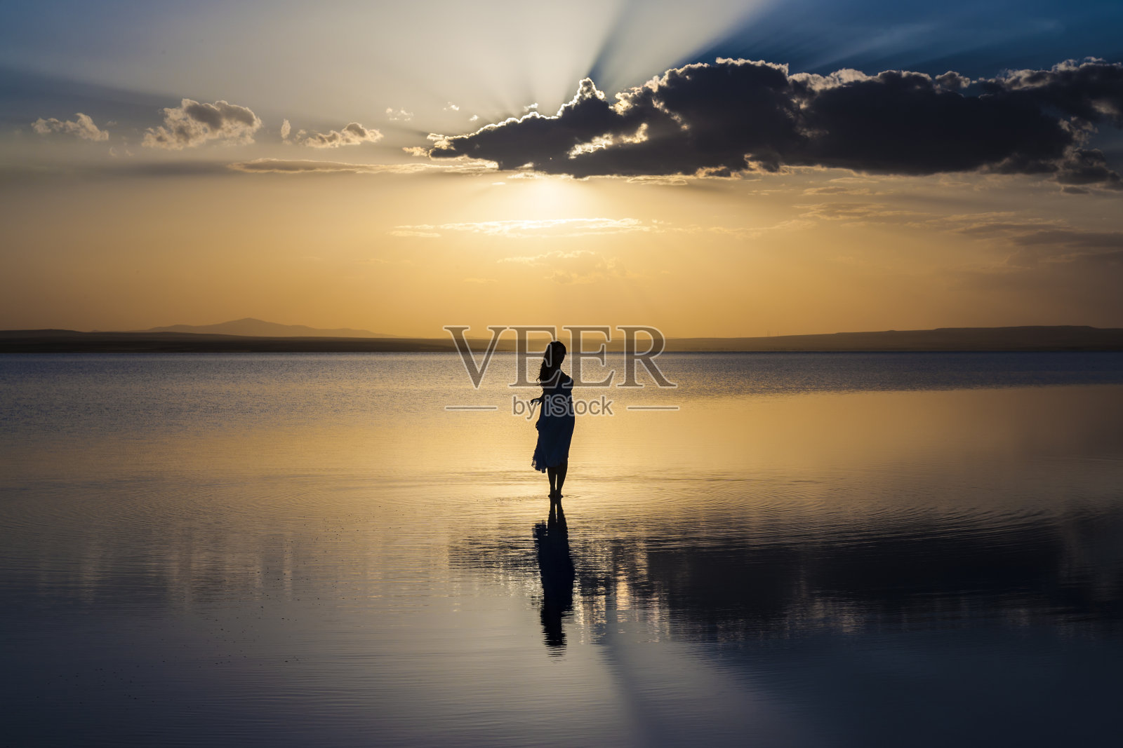 走在水照片摄影图片