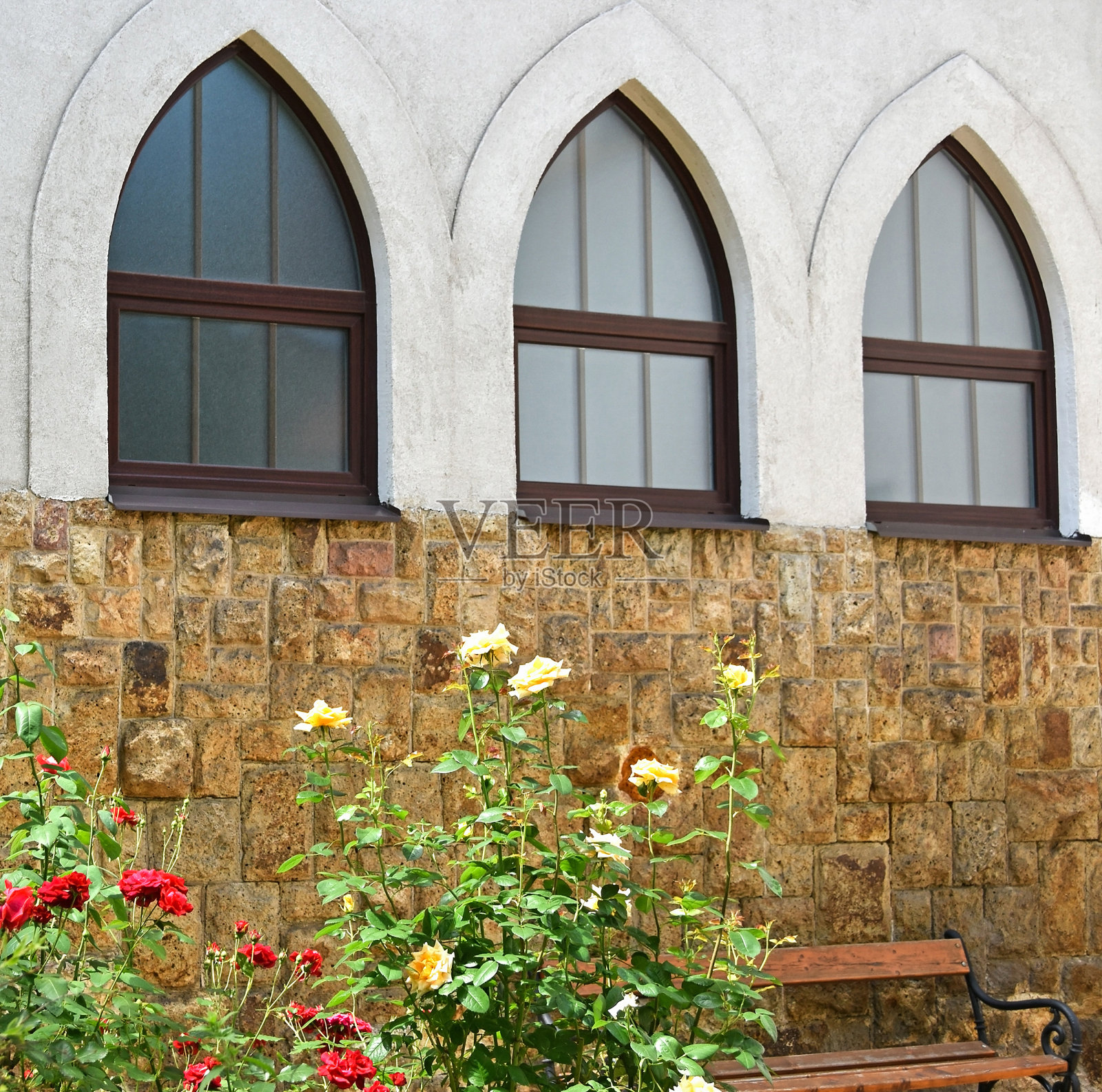 教堂的窗户和墙壁照片摄影图片