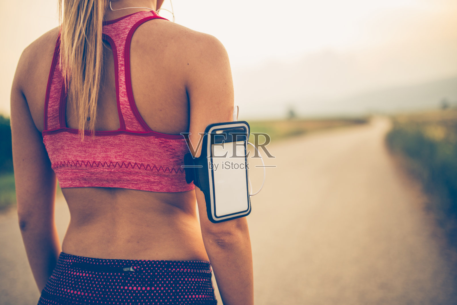 适合年轻女性照片摄影图片