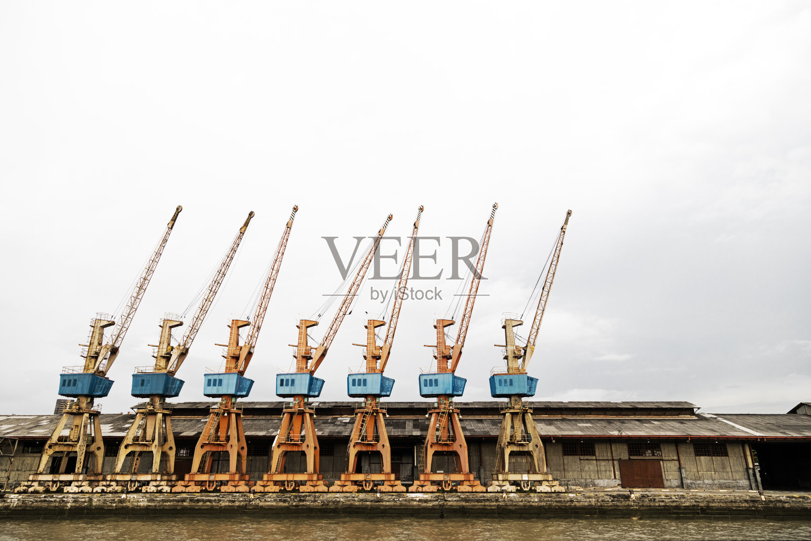 废弃的老港口照片摄影图片