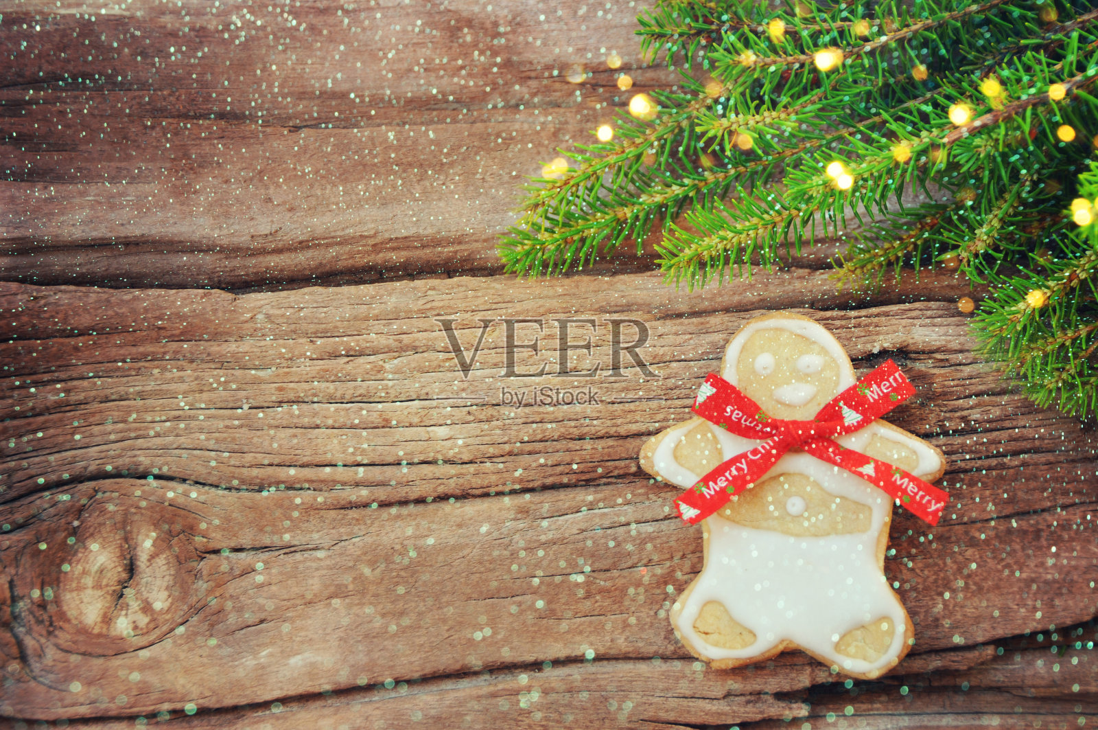 木板上的姜饼曲奇，圣诞背景照片摄影图片