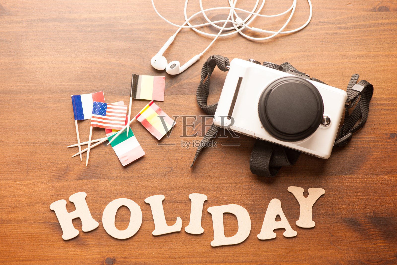 耳机相机和旗帜假日概念照片摄影图片
