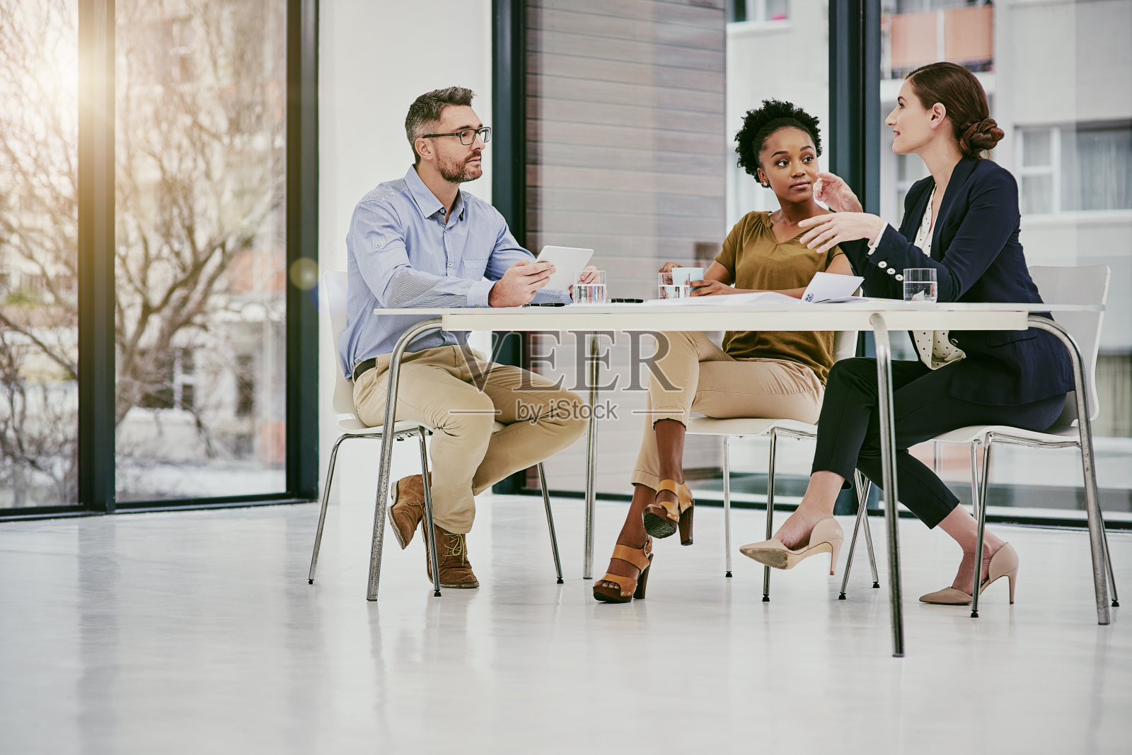将企业家的努力与商业成功相结合照片摄影图片