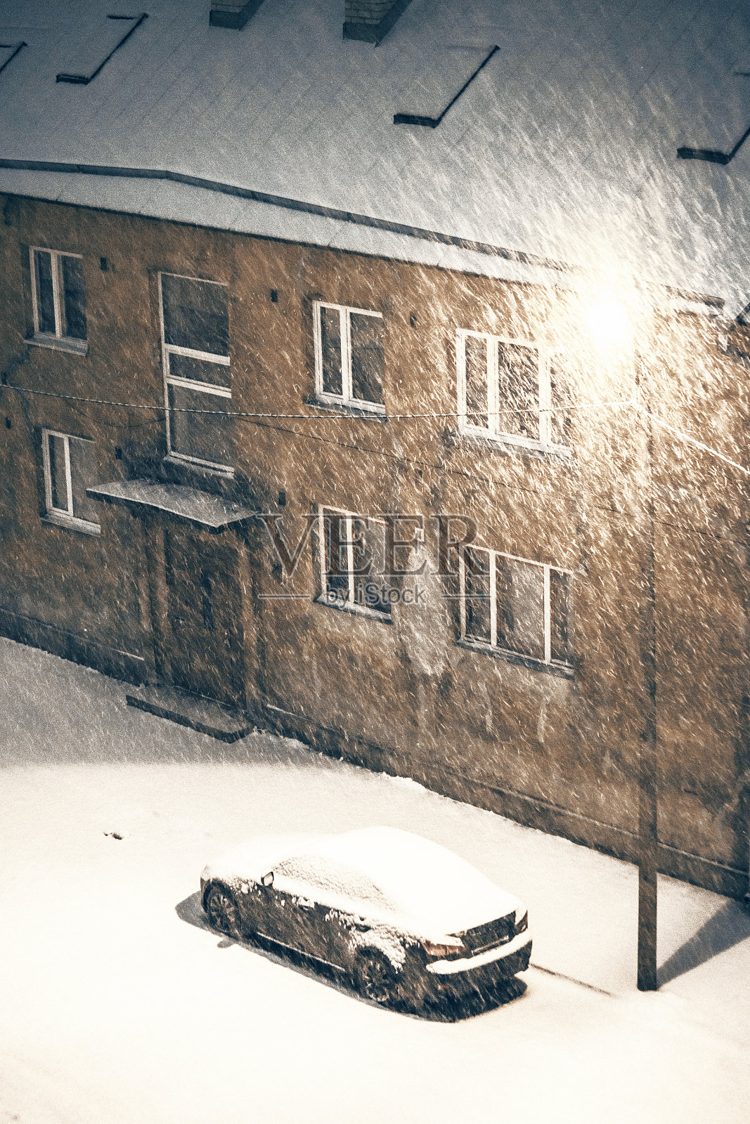 城里下雪了照片摄影图片