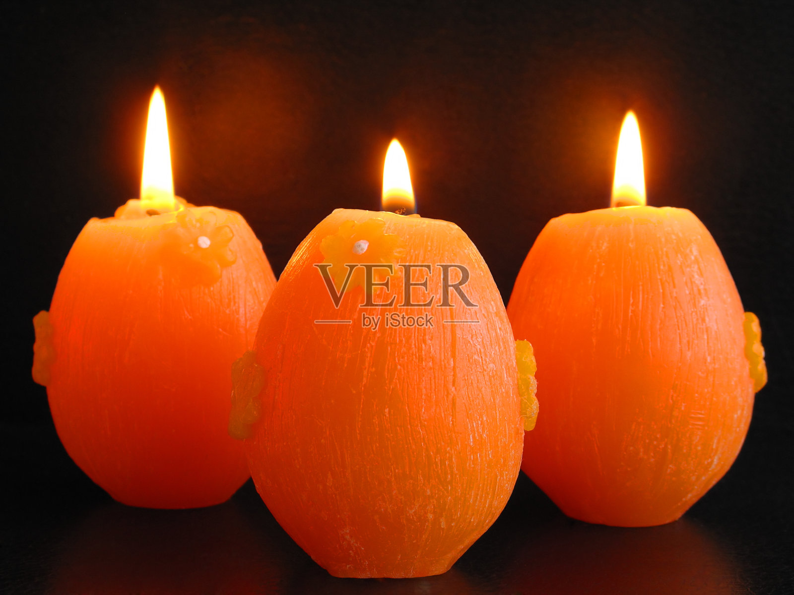 三个复活节蜡烛照片摄影图片