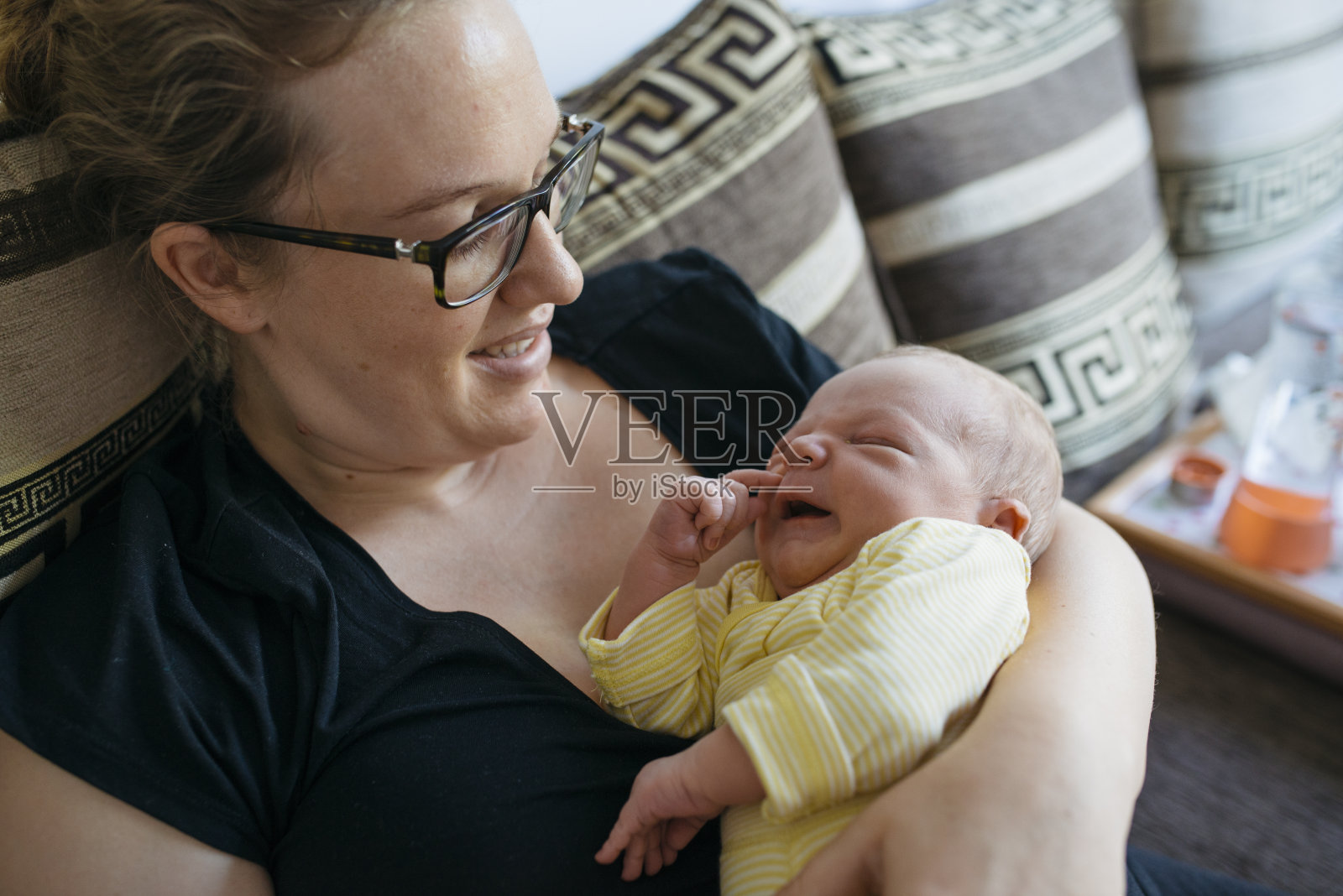 在我的怀里安然无恙照片摄影图片